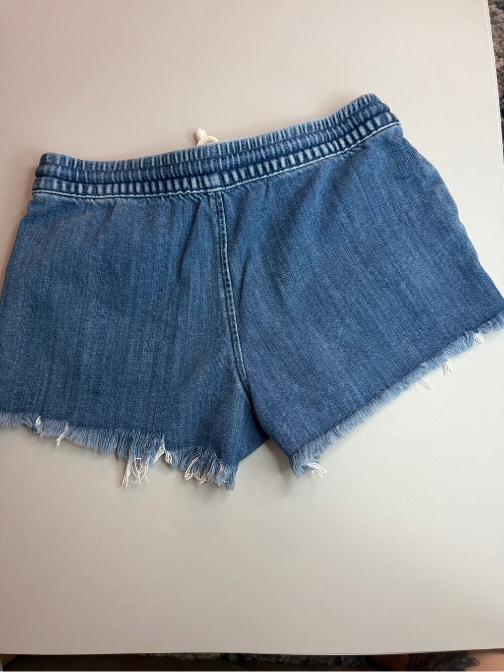 Aerie Chambray Jean Shorts Women’s Sz-XS Drawstring Pull-On Frayed Hem Mid Wash - Picture 5 of 6